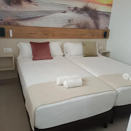 Ξενοδοχείο με διαμερίσματα Huelin Edificio 4*