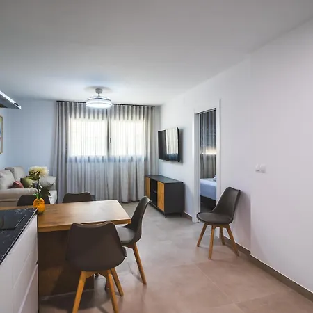 Huelin Edificio 3*