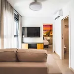 Huelin Edificio 3*