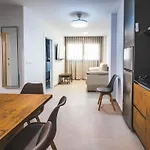 Huelin Edificio アパートホテル