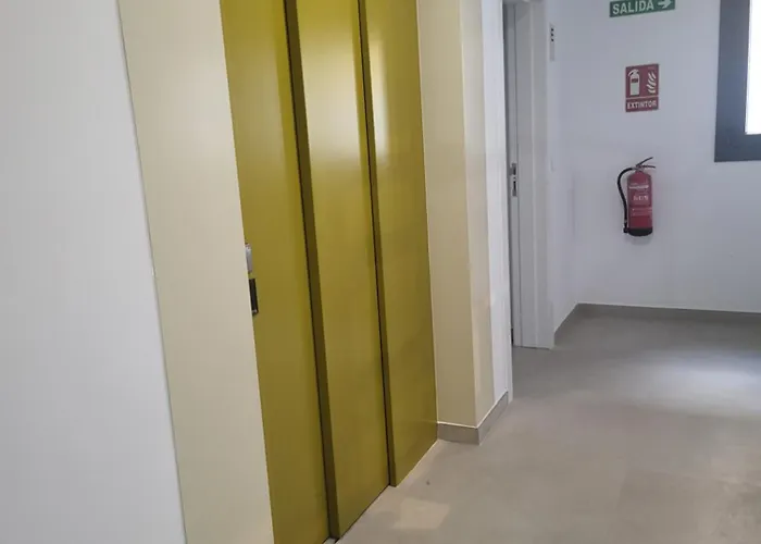 Apart-hotel Huelin Edificio 3*
